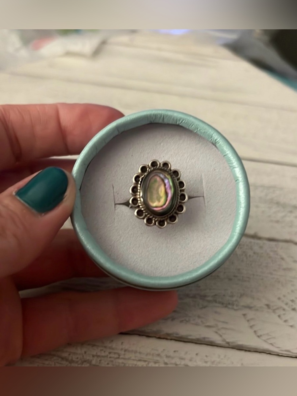 Vintage Sterling Silver Abalone Shell Ring
Sz. 6
In good condition
